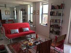 2138 California St NW, Unit Studio Apartment in Washington, DC - Building Photo - Building Photo