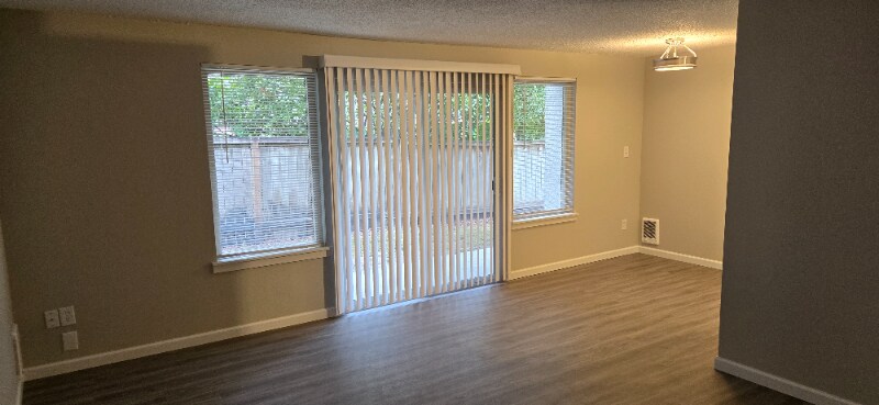 23612 100th Ave SE in Kent, WA - Building Photo