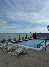 555 NE 30th St, Unit 404 in Miami, FL - Building Photo - Building Photo