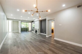 1305 N Columbus Ave, Unit 103 in Glendale, CA - Foto de edificio - Building Photo