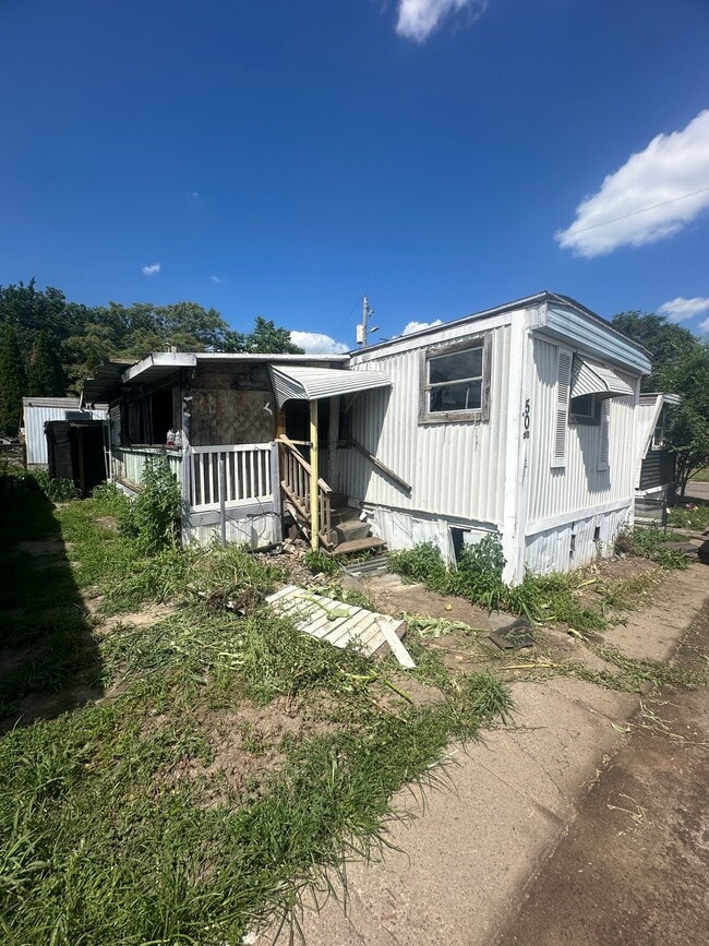property at 2825 SE 14th St