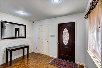 11121 Pinehurst Dr in Austin, TX - Building Photo - Building Photo