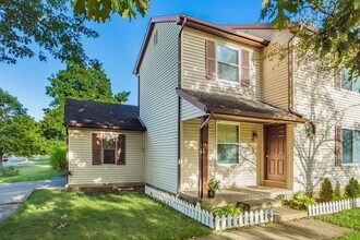 7609 Seasons Dr in Columbus, OH - Building Photo - Building Photo