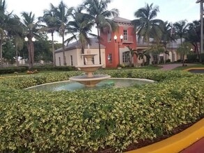 8225 Lake Dr, Unit 501 in Doral, FL - Building Photo - Building Photo