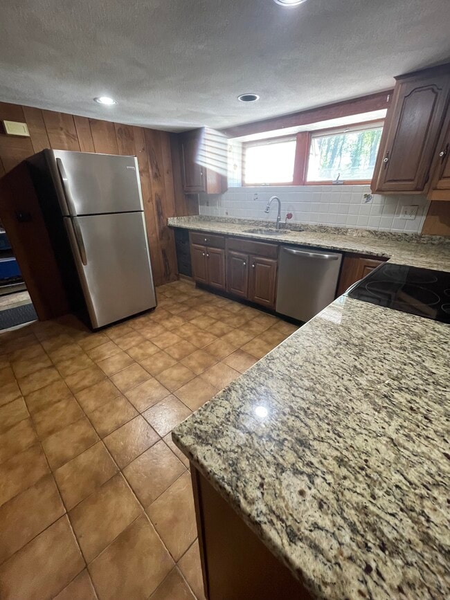 340 Albion St, Unit 2 in Wakefield, MA - Building Photo - Building Photo