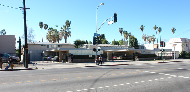 Noble Manor in Van Nuys, CA - Building Photo - Building Photo