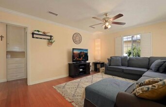 5065 Gardenia Ave in Long Beach, CA - Building Photo - Building Photo