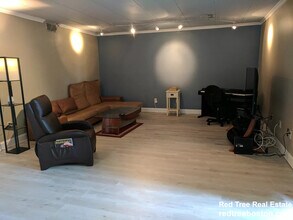 53 Angleside Rd, Unit 1 in Waltham, MA - Building Photo - Building Photo