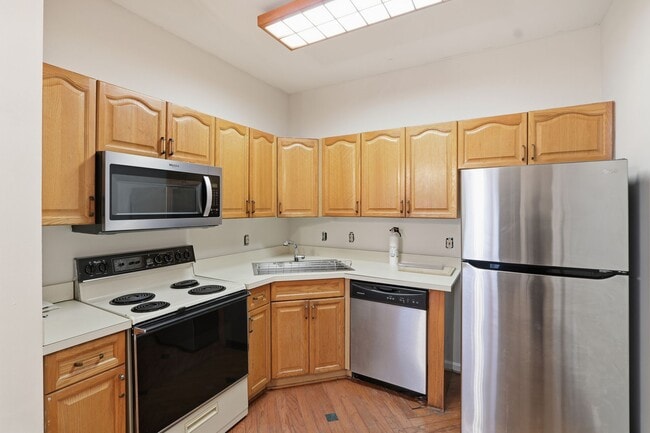 property at 15663 Viewpoint Cir