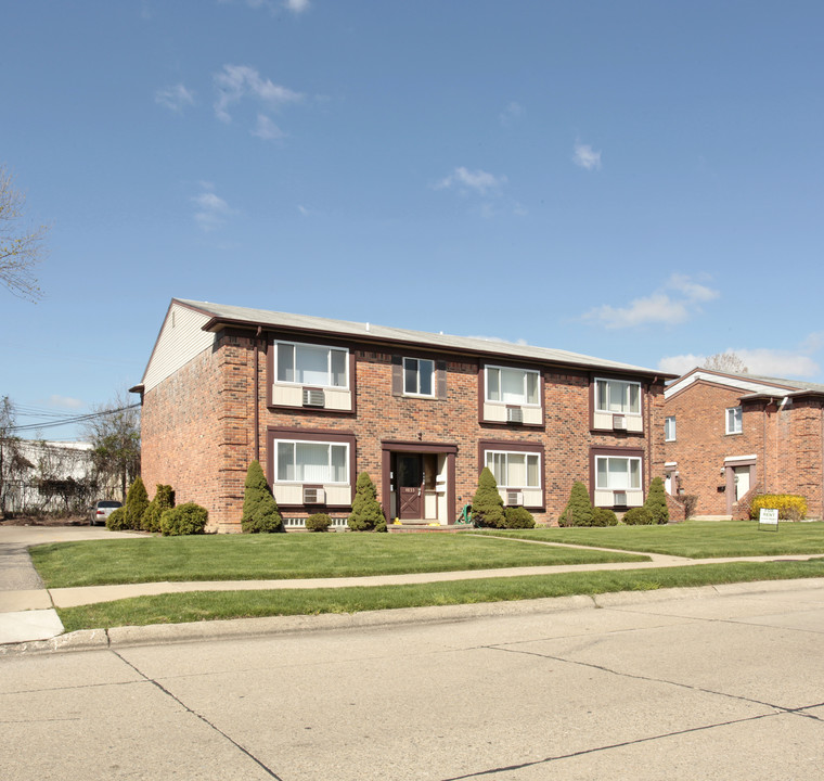 4835-4839 Briarwood Ave in Royal Oak, MI - Building Photo