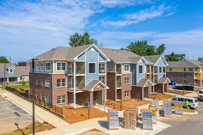 Granite Pointe Apartment Homes in Charlotte, NC - Building Photo - Building Photo