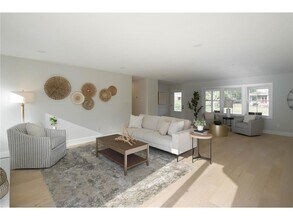 12215 Westridge Ln in Minnetonka, MN - Building Photo - Building Photo