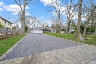 257 Southlawn Ave in Central Islip, NY - Building Photo - Building Photo