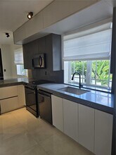 1033 Tyler St in Hollywood, FL - Building Photo - Building Photo