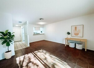 5810 Sweeney Cir in Austin, TX - Building Photo - Building Photo