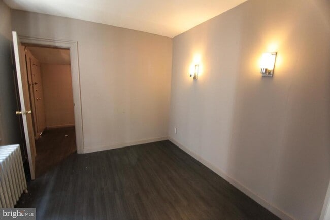 property at 1516 W Montgomery Ave