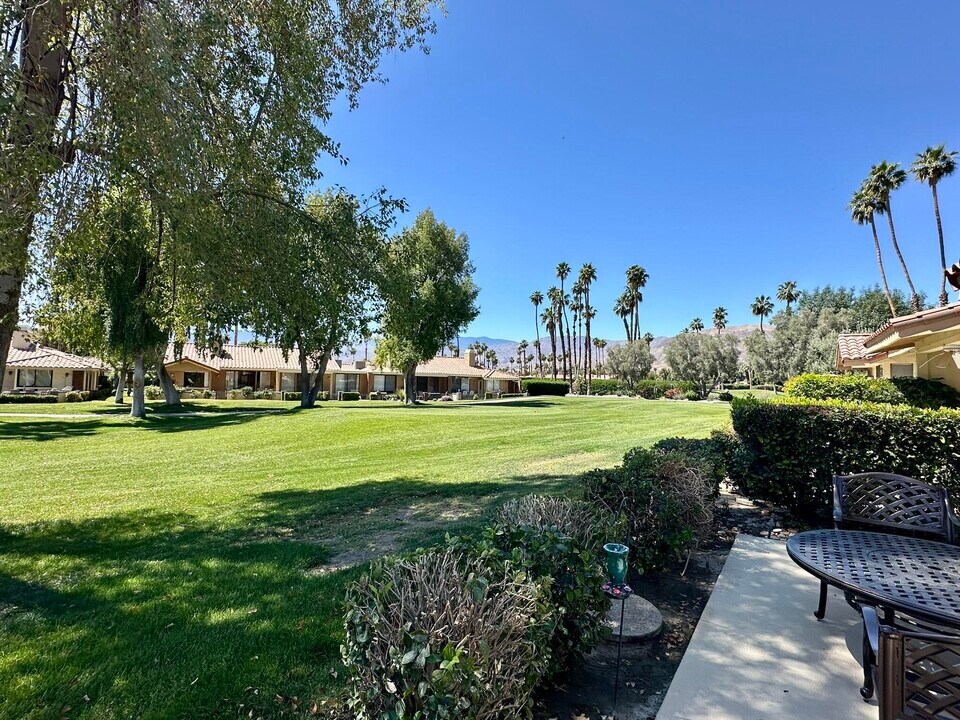 305 Durango in Palm Desert, CA - Building Photo