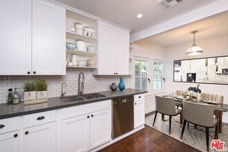 1109 Arizona Ave in Santa Monica, CA - Building Photo - Building Photo