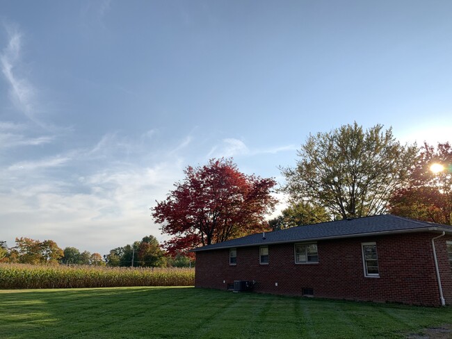 12090 Marlboro Ave NE in Alliance, OH - Foto de edificio - Building Photo