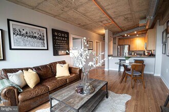 2750 14th St NW, Unit 306 in Washington, DC - Building Photo - Building Photo