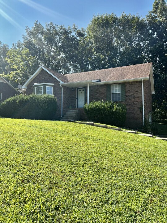 200 Mill Creek Rd in Clarksville, TN - Building Photo