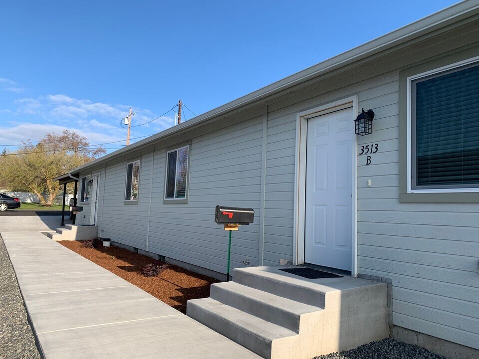 3513 Chelsea St in Klamath Falls, OR - Building Photo