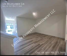 124 Wildflower Cir in Clayton, NC - Building Photo - Building Photo