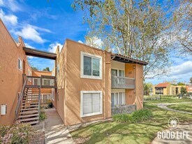 17123 W Bernardo Dr in San Diego, CA - Building Photo