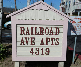 4319 Railroad Ave in Pleasanton, CA - Foto de edificio - Building Photo