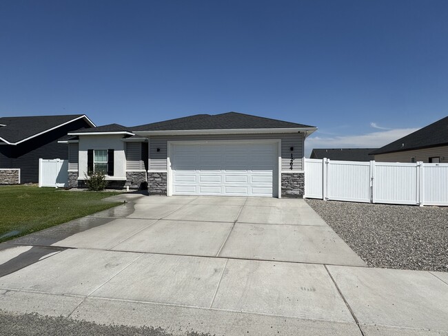 1264 Terra Ave