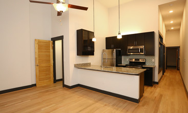 8th and Main in Richmond, VA - Building Photo - Interior Photo