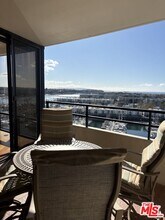 4335 Marina City Dr in Marina Del Rey, CA - Building Photo - Building Photo