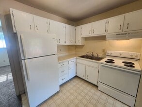 9 Glenn Aire Dr in Terre Haute, IN - Building Photo - Building Photo