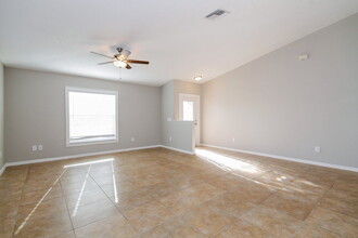 13340 Prestwick Dr in Riverview, FL - Building Photo - Building Photo