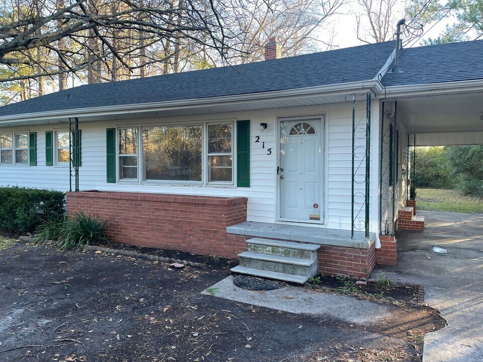 215 Church Rd in Havelock, NC - Building Photo