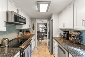 15 Hawthorne Rd in East Hampton, CT - Building Photo - Building Photo