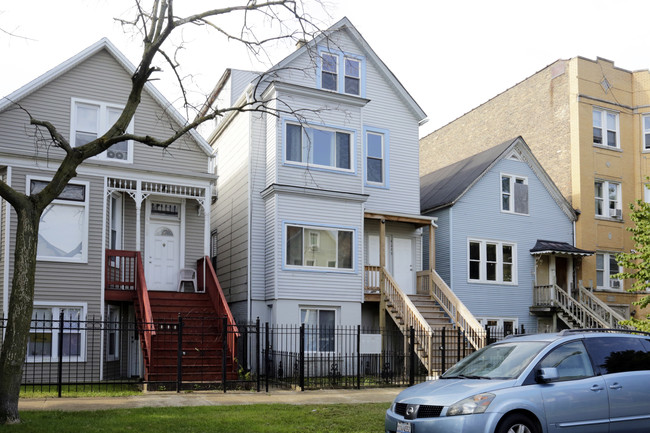 3625 W Shakespeare Ave in Chicago, IL - Building Photo - Primary Photo