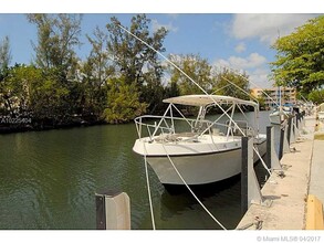 3660 NE 166th St, Unit 703 in Miami, FL - Building Photo - Building Photo