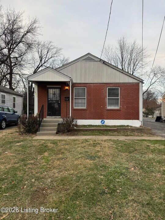 1777 Bernheim Ln in Louisville, KY - Building Photo