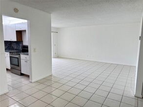 2495 SW 82nd Ave, Unit 205 in Davie, FL - Building Photo - Building Photo