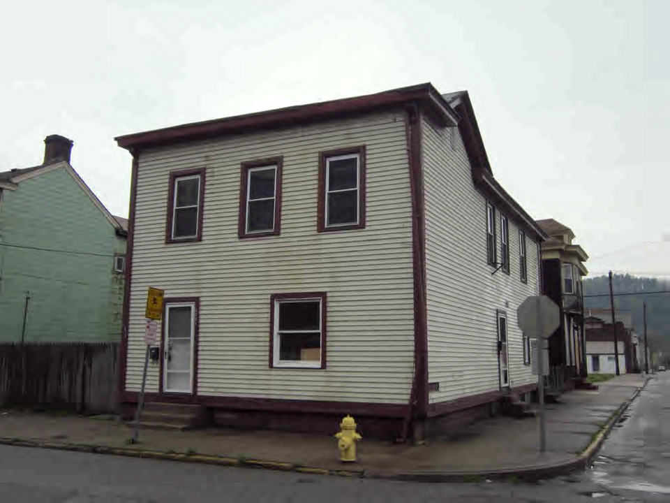 3701 Wood St in Wheeling, WV - Building Photo