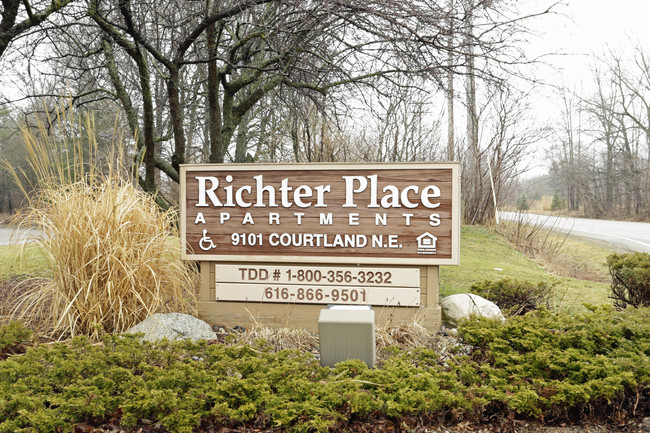 Richter Place Apartments in Rockford, MI - Building Photo - Building Photo