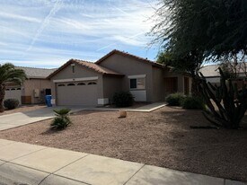 2815 E Harwell Rd in Gilbert, AZ - Building Photo