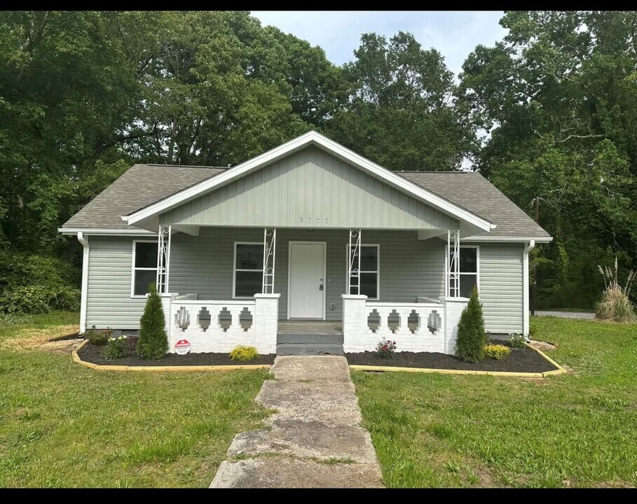 3755 Gastonia Hwy in Lincolnton, NC - Building Photo