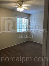7441 Auburn Oaks Ct-Unit -Apt L in Citrus Heights, CA - Building Photo - Building Photo