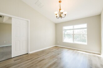 1480 Muir Cir, Unit APT B in Clermont, FL - Foto de edificio - Building Photo