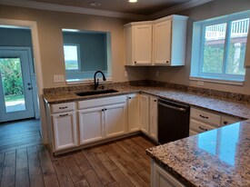 1137 Heather Cir in Farmington, UT - Building Photo