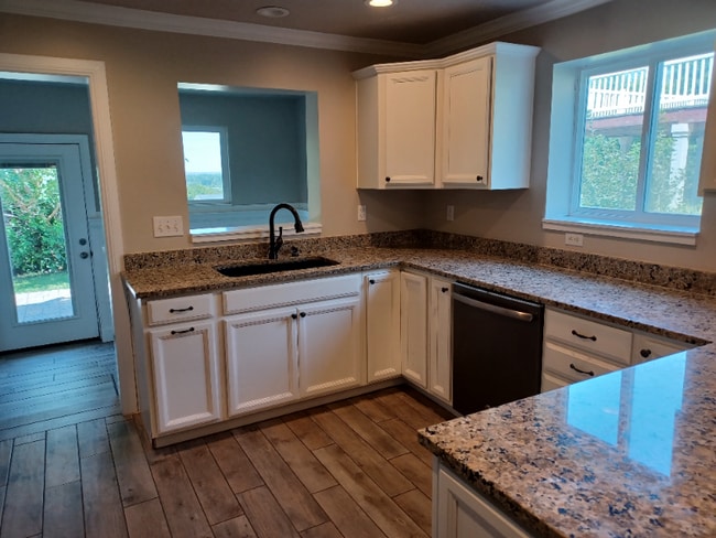 1137 Heather Cir