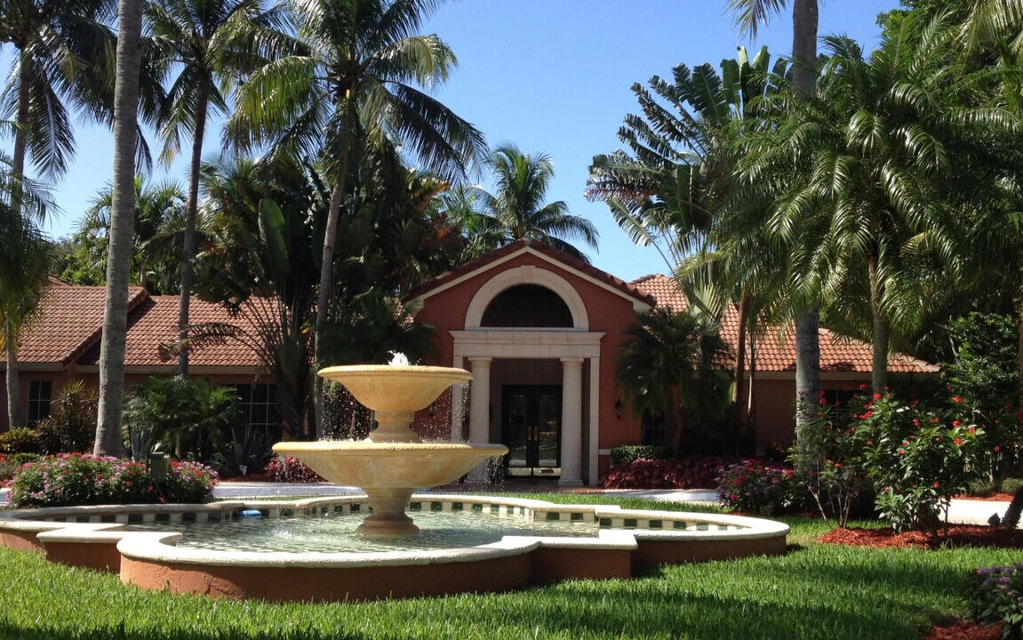 3201 Clint Moore Rd, Unit 206 in Boca Raton, FL - Building Photo