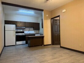 226 Cherry St in Levelland, TX - Building Photo
